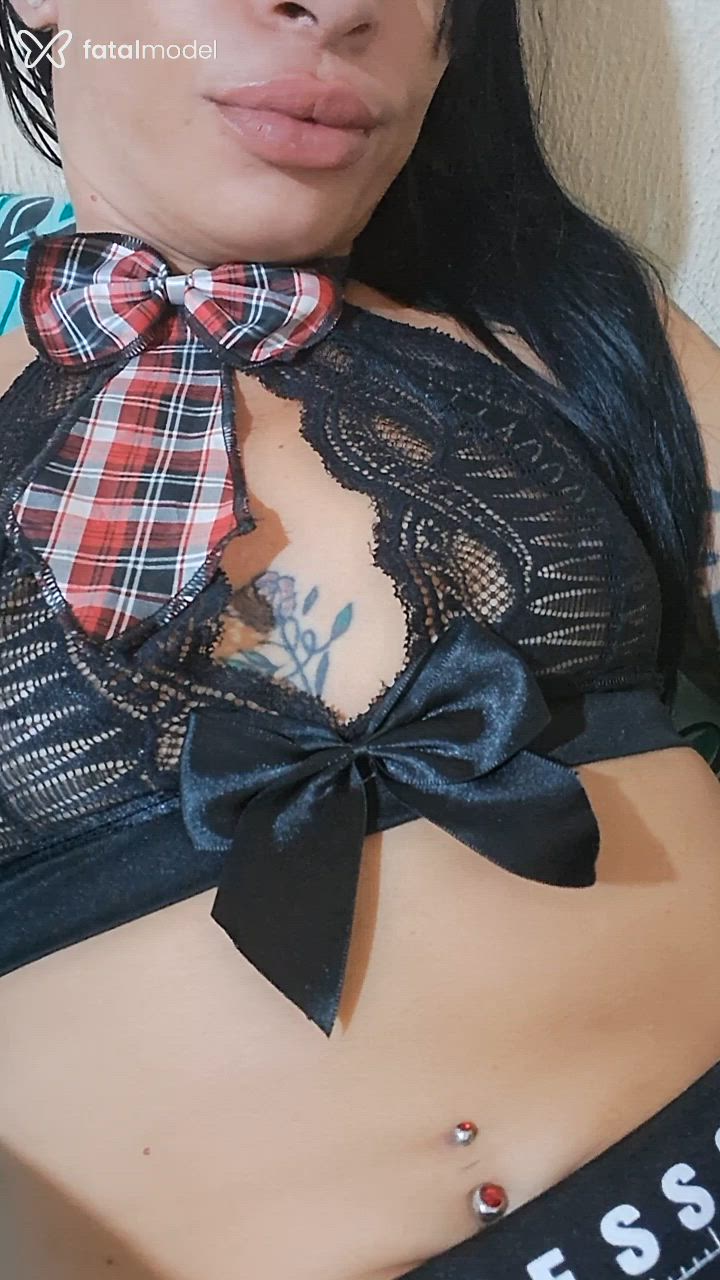 Acompanhante mulher com cabelo colorido de olhos castanhos - Morena