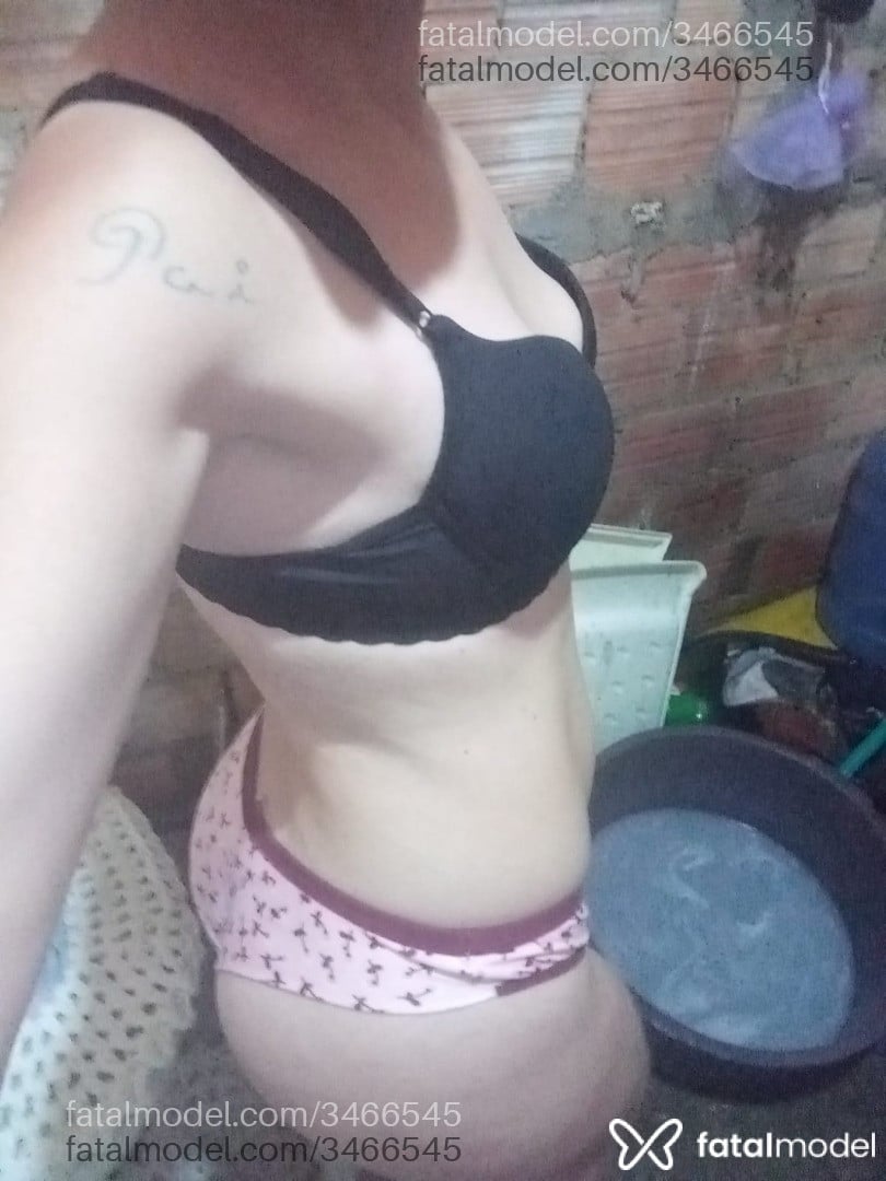 Acompanhante mulher com cabelo castanho de olhos mel - Juliana