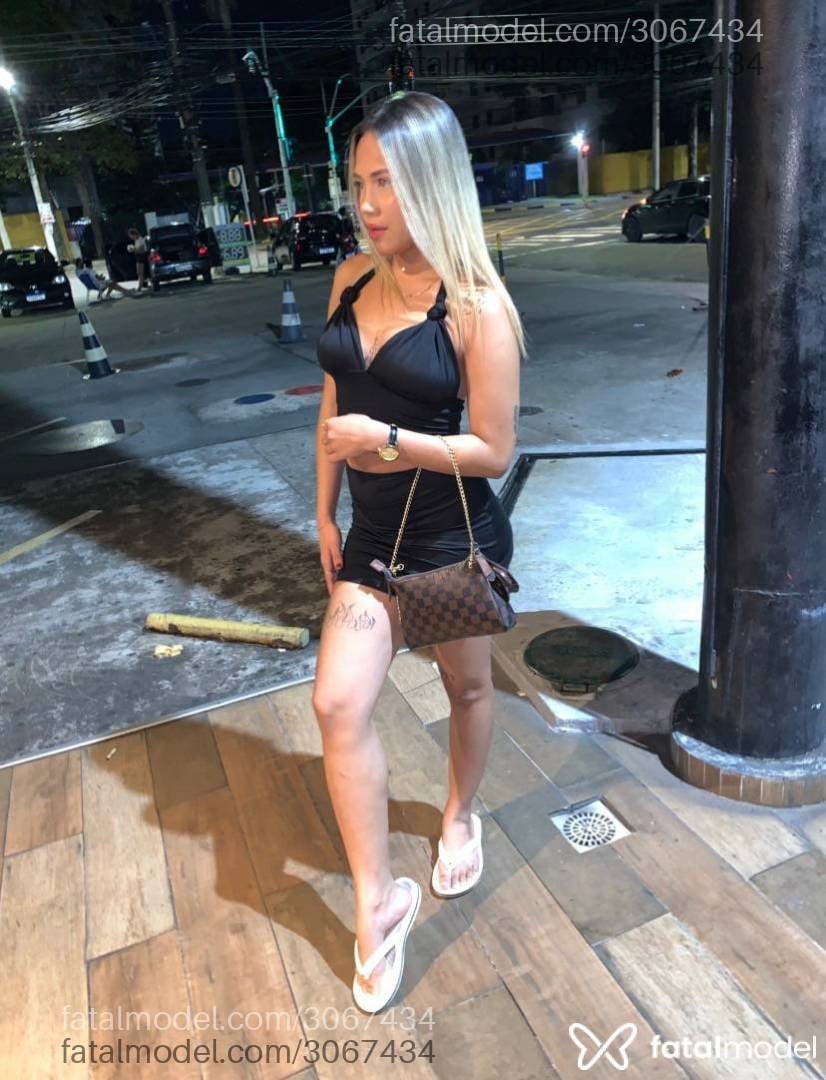 Acompanhante mulher loira (o) de olhos verdes - Alice Mel