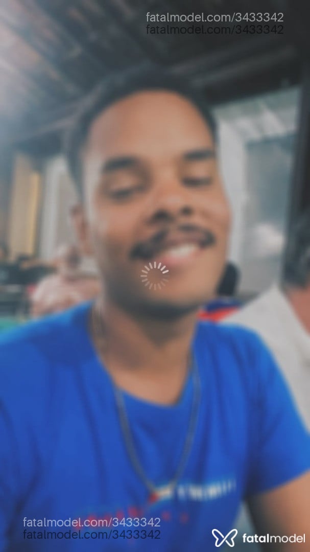 Acompanhante homem com cabelo castanho de olhos pretos - Klayzinho