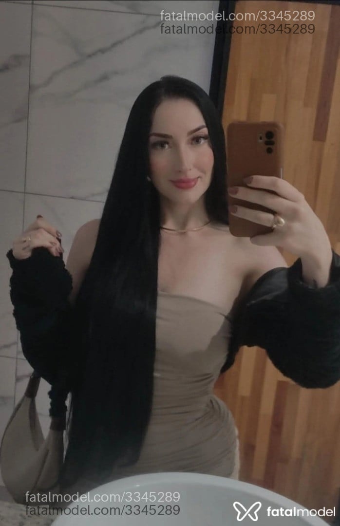 Acompanhante mulher morena (o) de olhos azuis - Paola