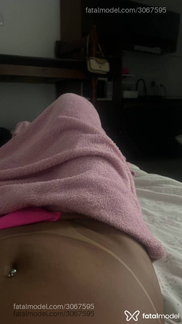 Acompanhante mulher trans morena (o) de olhos castanhos - Anitta