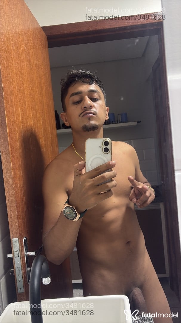 Acompanhante homem morena (o) de olhos castanhos - Suarez