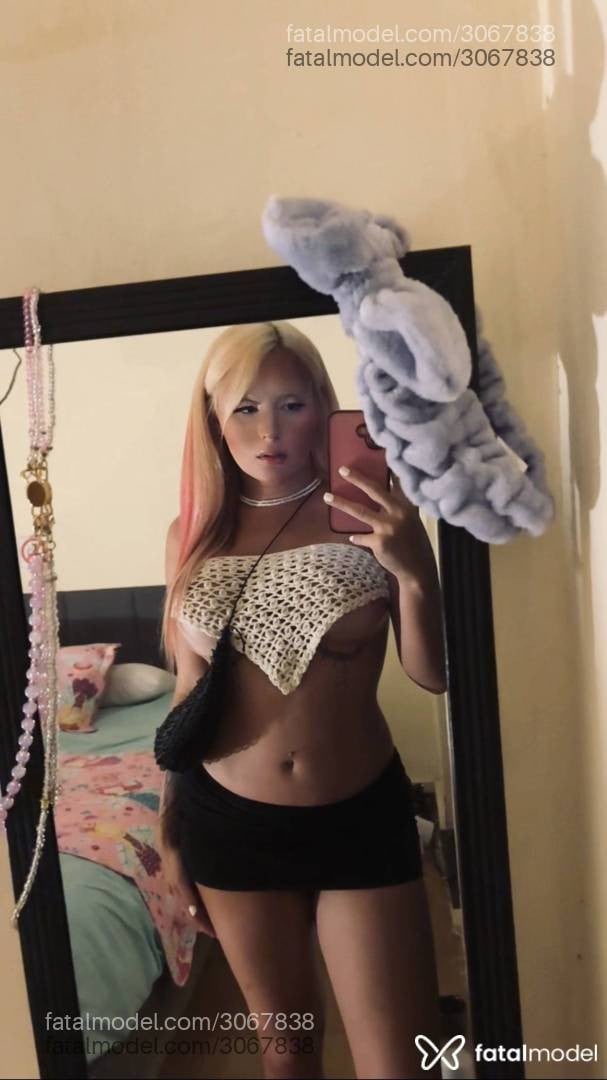 Acompanhante mulher trans com cabelo castanho de olhos pretos - Bella Valentina