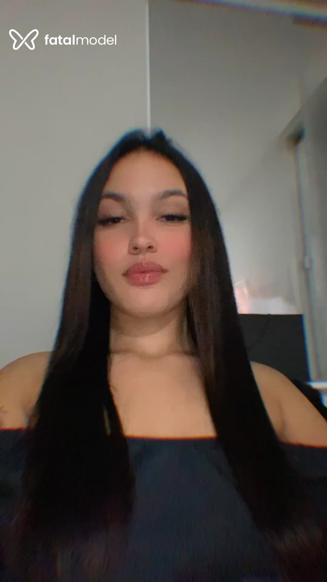 Acompanhante mulher com cabelo castanho de olhos castanhos - Carol Martins Acompanhante mulher com cabelo castanho de olhos castanhos - Carol Martins