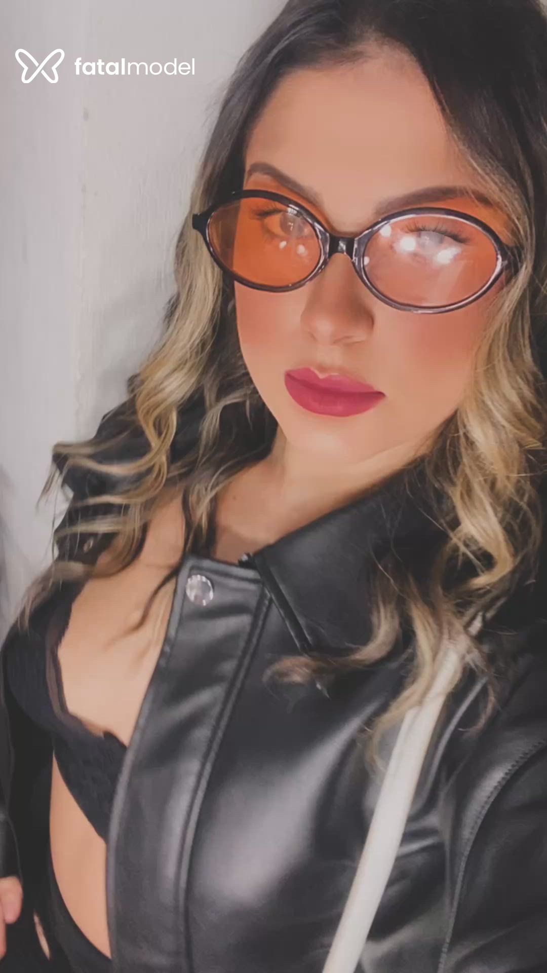 Acompanhante mulher morena (o) de olhos castanhos - Bela Souza