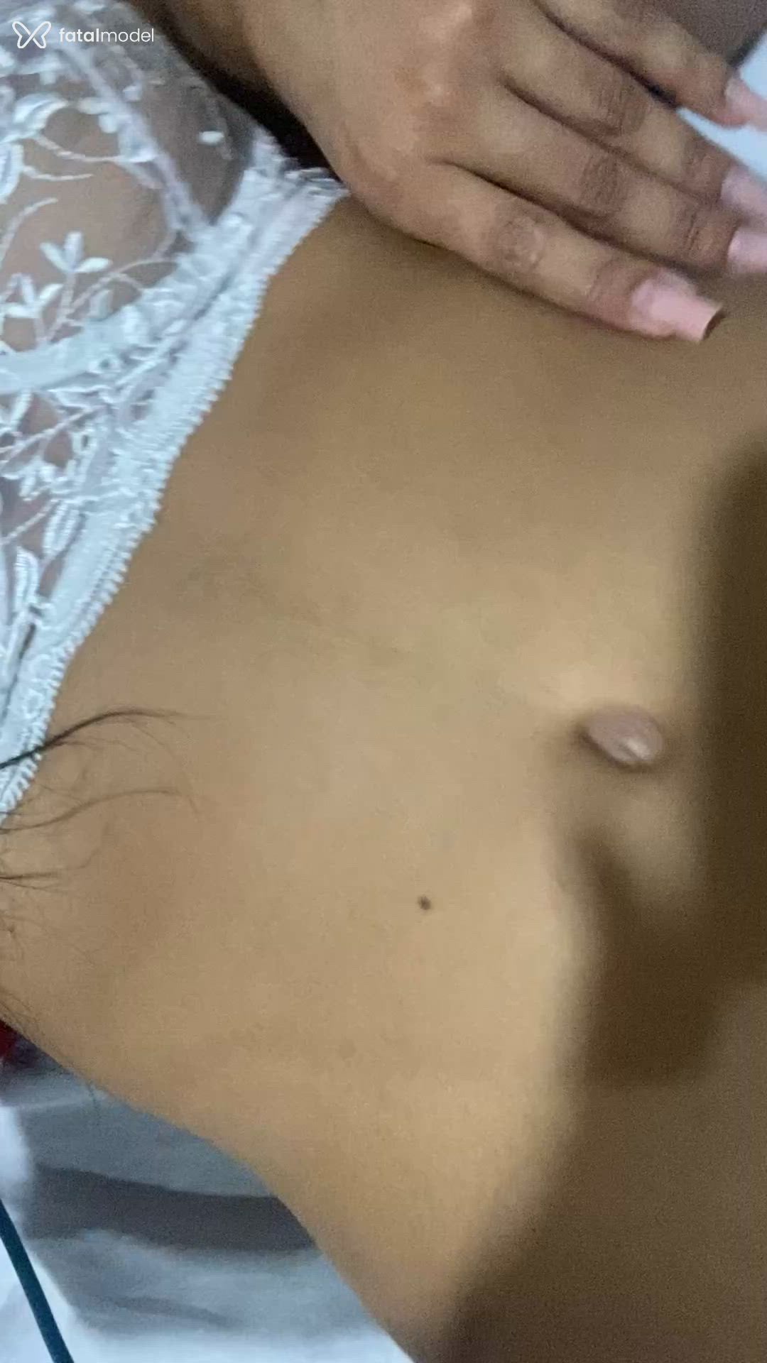 Acompanhante mulher morena (o) de olhos pretos - Jade Acompanhante mulher morena (o) de olhos pretos - Jade