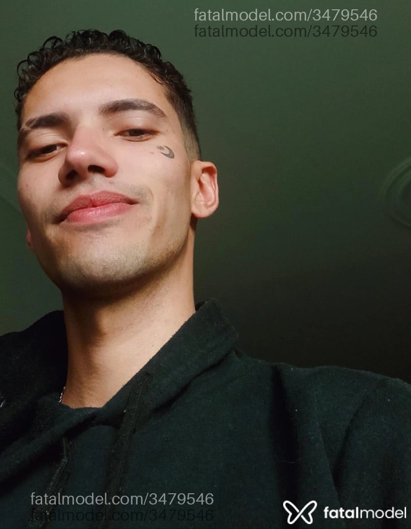 Acompanhante homem morena (o) de olhos castanhos - Henrique