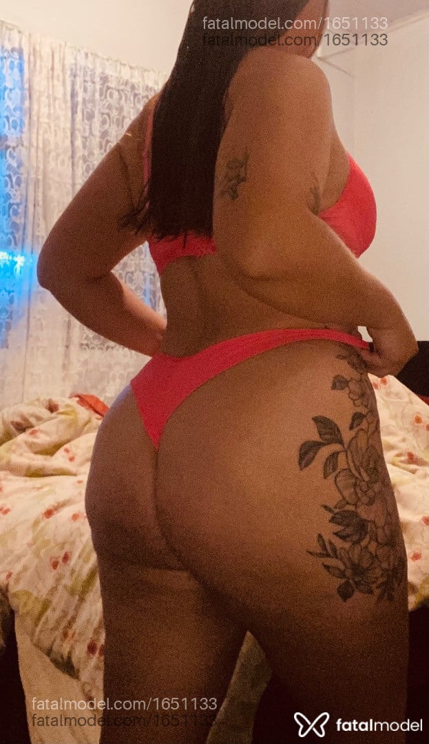Acompanhante mulher com cabelo castanho de olhos castanhos - Jéssica