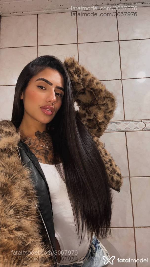 Acompanhante mulher morena (o) de olhos castanhos - Gaby