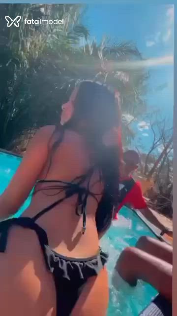 Acompanhante mulher com cabelo castanho de olhos castanhos - Milena