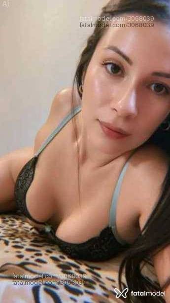 Acompanhante mulher com cabelo castanho de olhos castanhos - Fernanda