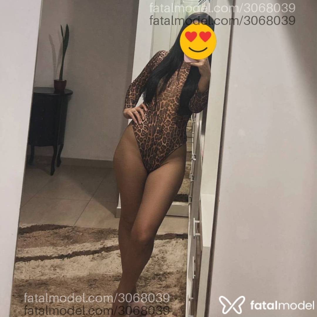Acompanhante mulher com cabelo castanho de olhos castanhos - Fernanda