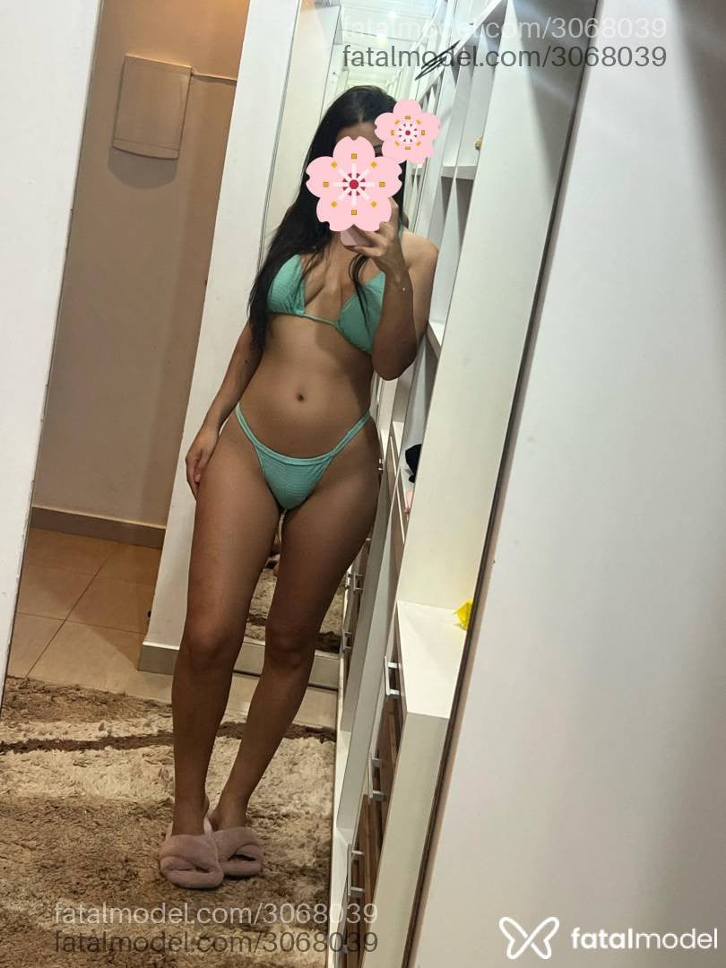 Acompanhante mulher com cabelo castanho de olhos castanhos - Julia Ferraz