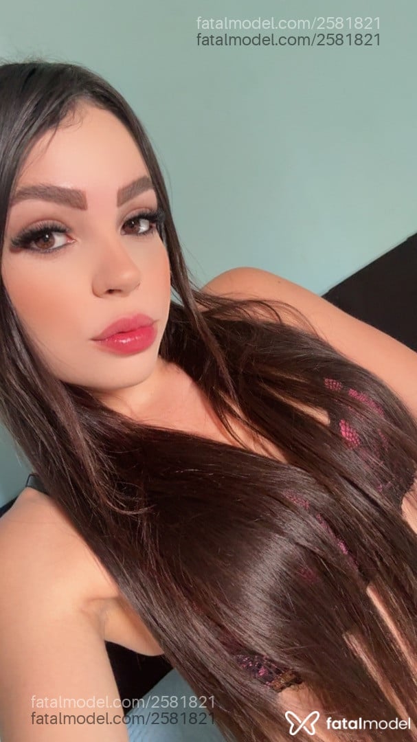 Acompanhante mulher morena (o) de olhos castanhos - Yasmin