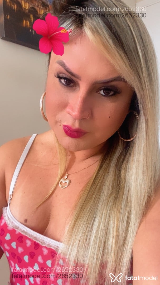 Acompanhante mulher trans loira (o) de olhos castanhos - Isabela Coutinho