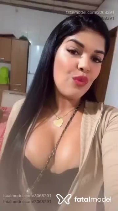 Acompanhante mulher morena (o) de olhos castanhos em Barra do Piraí - Mel