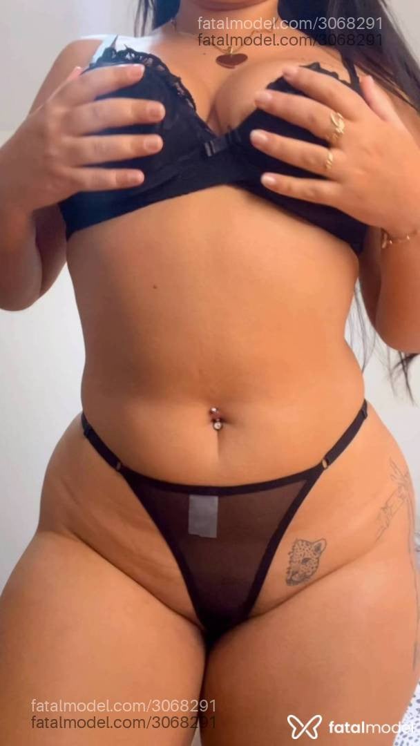 Acompanhante mulher morena (o) de olhos castanhos - Melissa