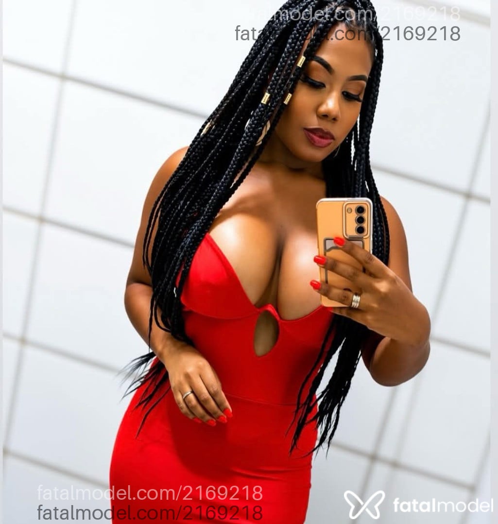 Acompanhante mulher com cabelo castanho de olhos castanhos - Nicolle