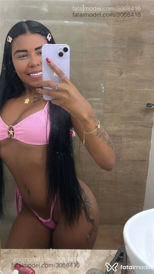 Acompanhante mulher morena (o) de olhos castanhos - Karen