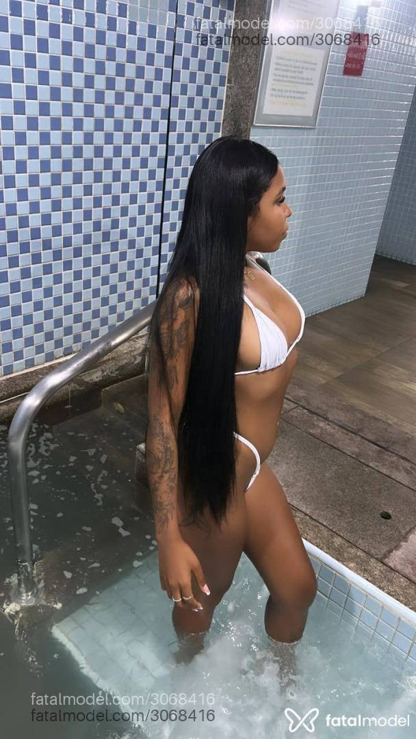 Acompanhante mulher morena (o) de olhos castanhos - Karen