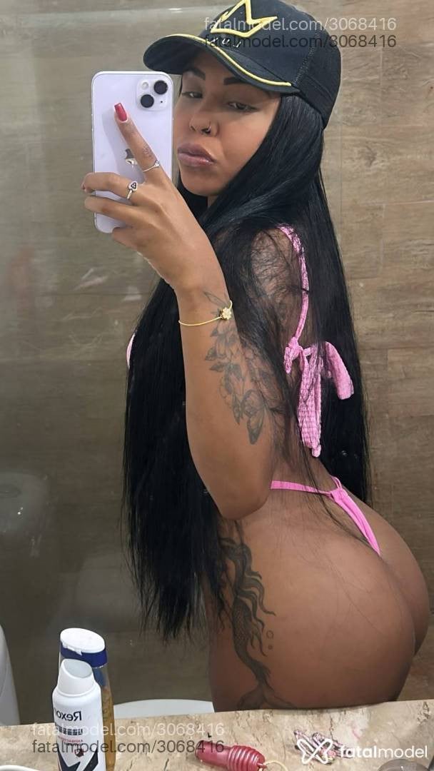 Acompanhante mulher morena (o) de olhos castanhos - Karen