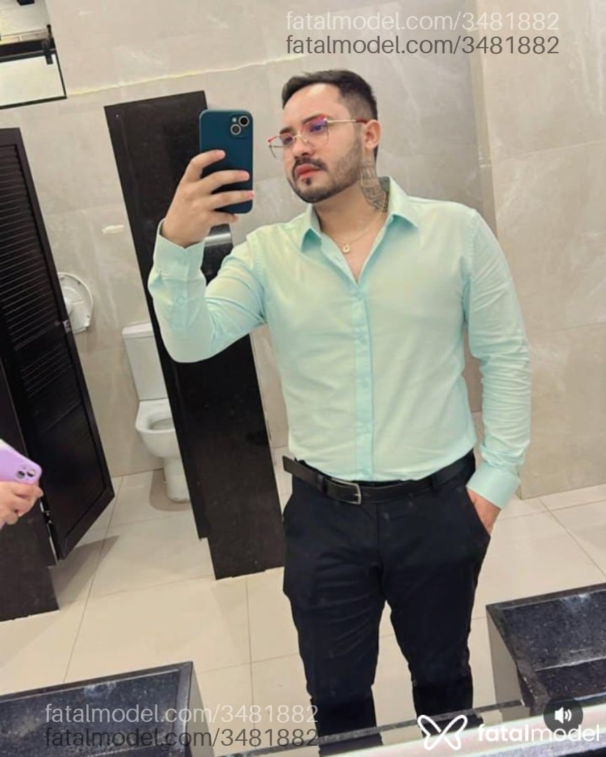 Acompanhante homem morena (o) de olhos castanhos - Rh Santos