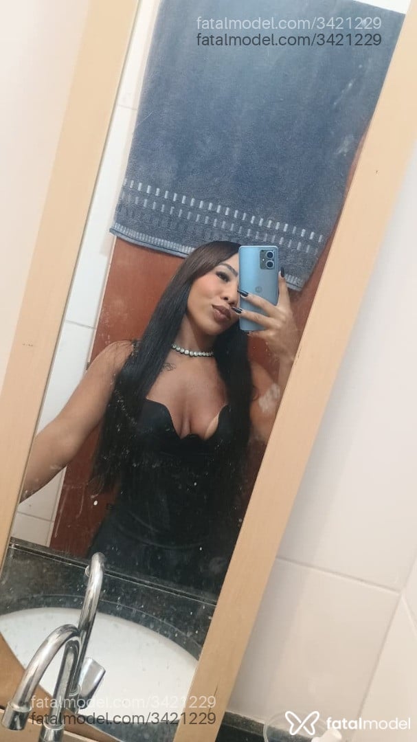 Acompanhante mulher morena (o) de olhos castanhos - Vitória