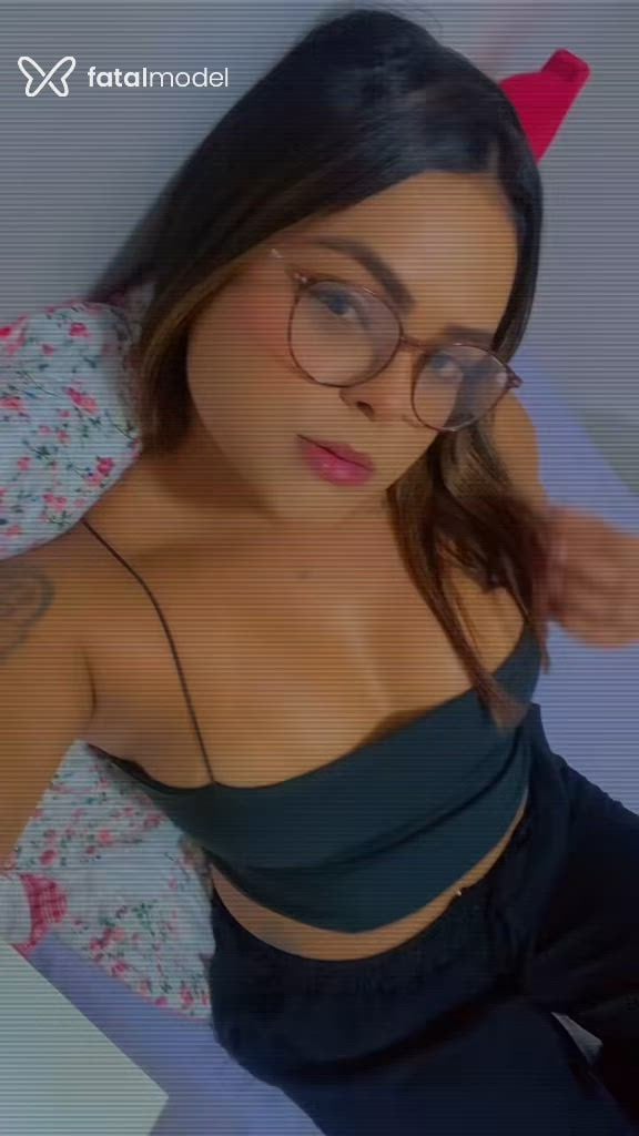 Acompanhante mulher morena (o) de olhos pretos - Cecília
