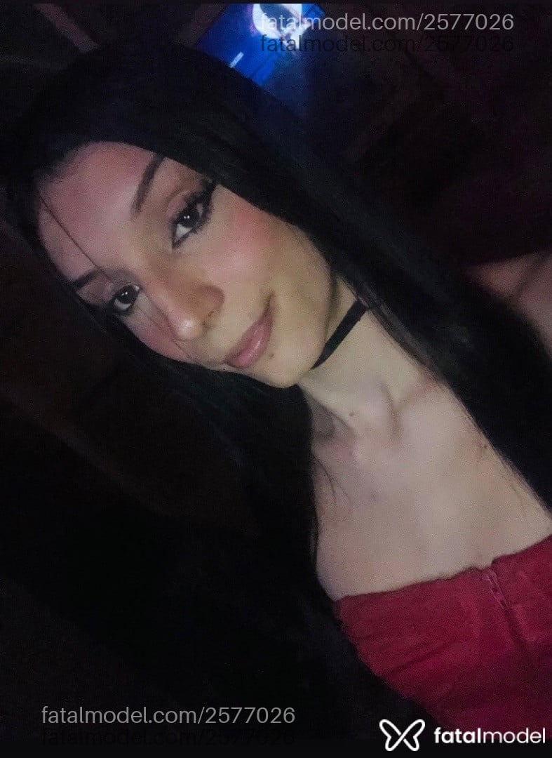Acompanhante mulher trans morena (o) de olhos mel - Bella