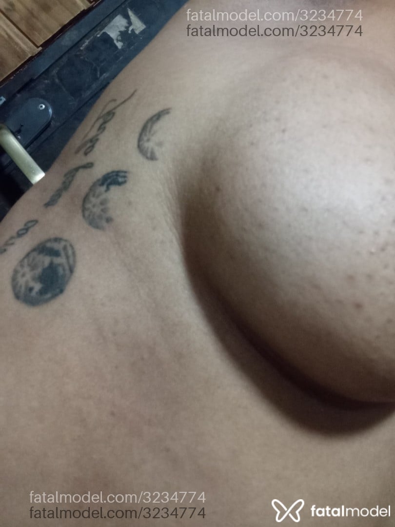 Acompanhante mulher morena (o) de olhos pretos - Gisha