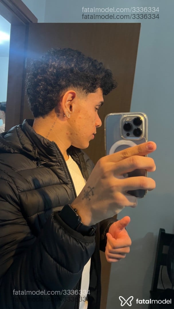 Acompanhante homem com cabelo castanho de olhos pretos - Gabbs Acompanhante homem com cabelo castanho de olhos pretos - Gabbs
