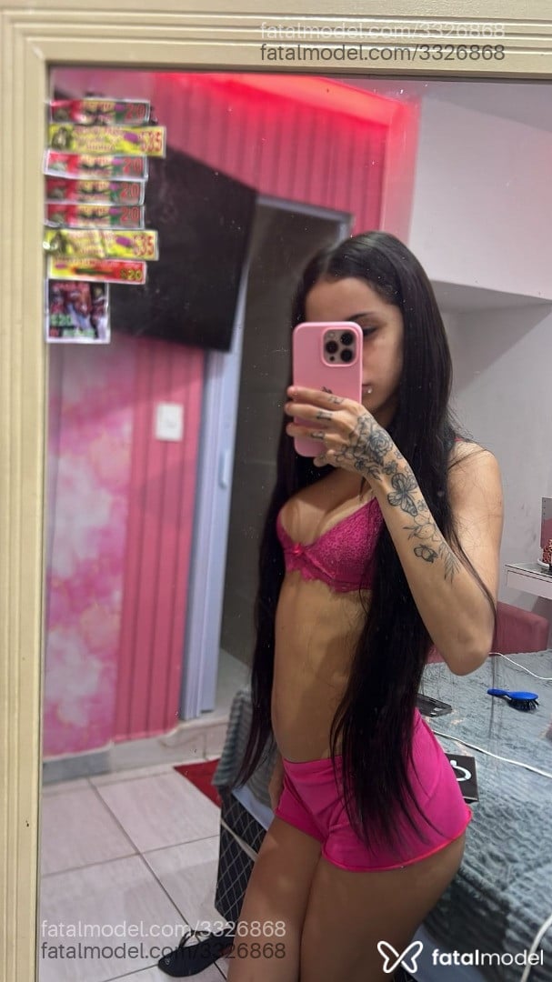 Acompanhante mulher com cabelo castanho de olhos castanhos - Alicia