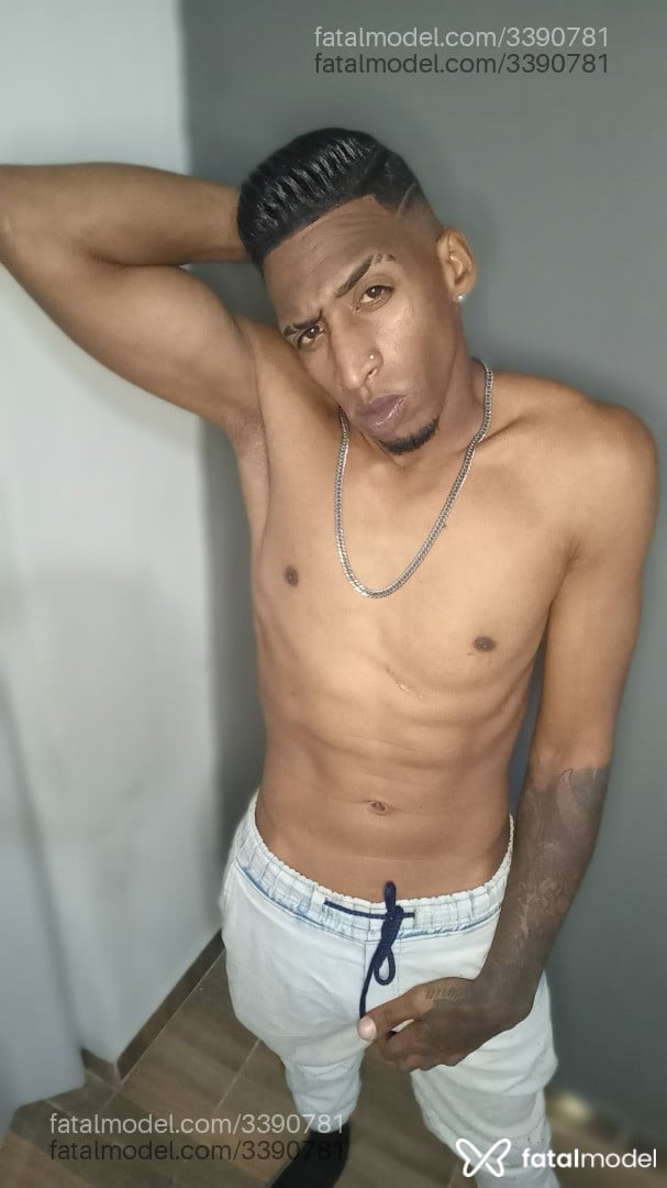 Acompanhante homem morena (o) de olhos castanhos - Blacktattoo Acompanhante homem morena (o) de olhos castanhos - Blacktattoo