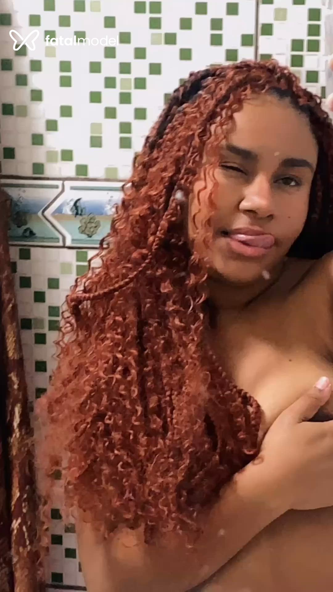 Acompanhante mulher com cabelo castanho de olhos castanhos - Lay Torres Acompanhante mulher com cabelo castanho de olhos castanhos - Lay Torres
