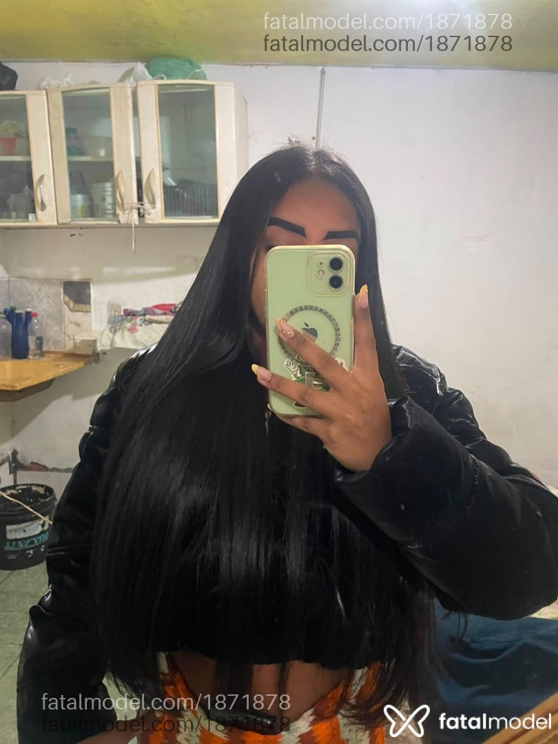 Acompanhante mulher morena (o) de olhos pretos - Sophia