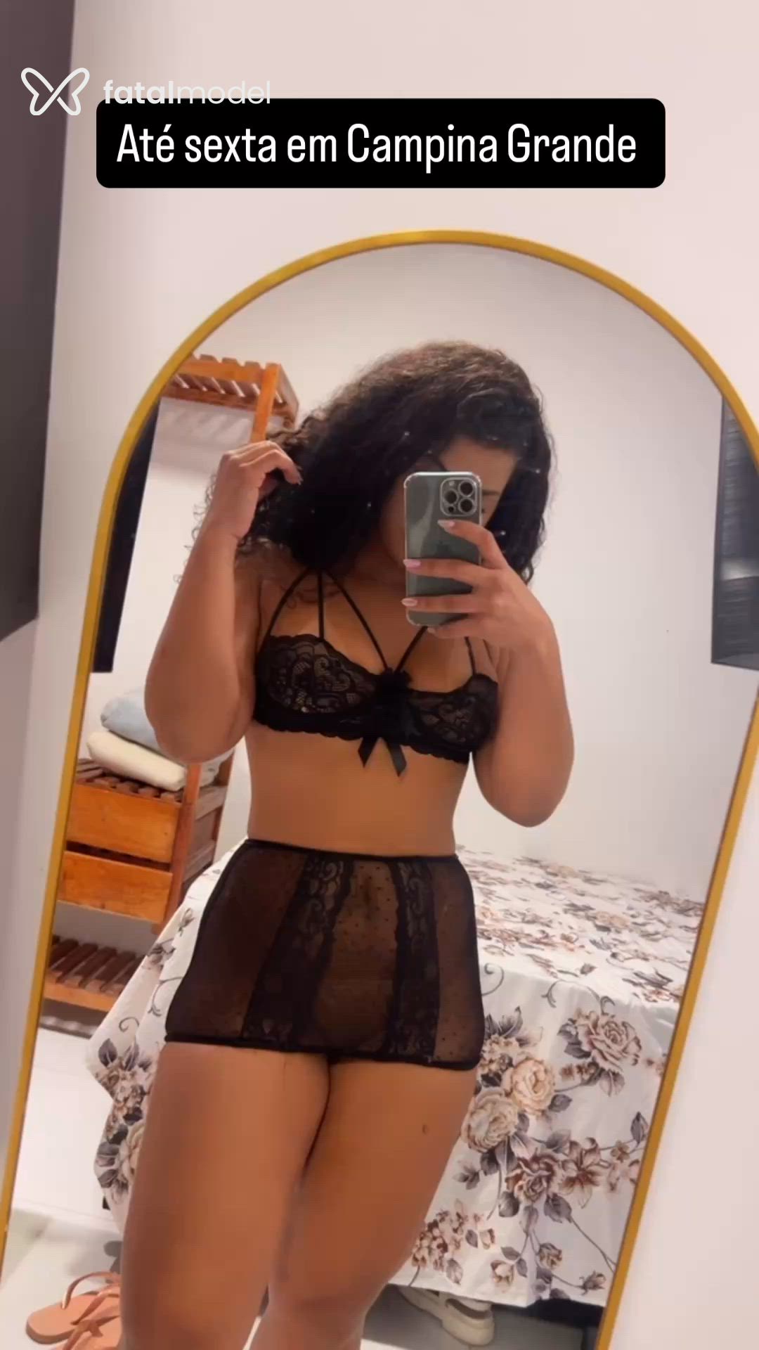 Acompanhante mulher morena (o) de olhos castanhos - Yasmin