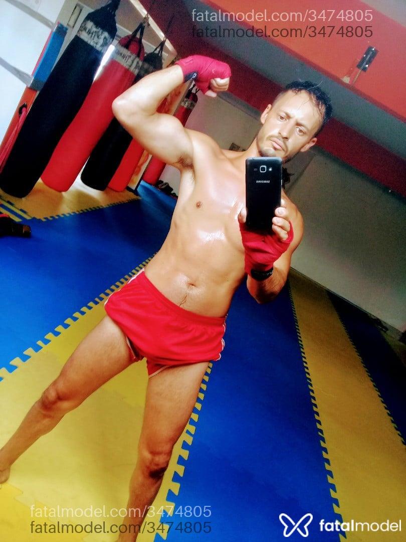 Acompanhante homem morena (o) de olhos castanhos - Jaspion