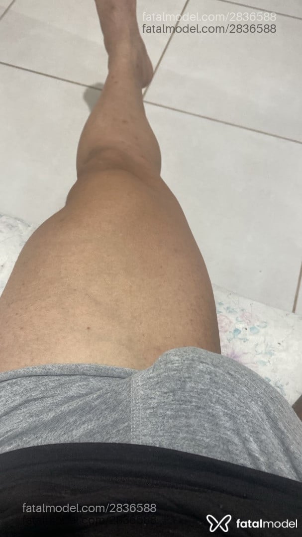 Acompanhante homem com cabelo castanho de olhos mel - Kaic
