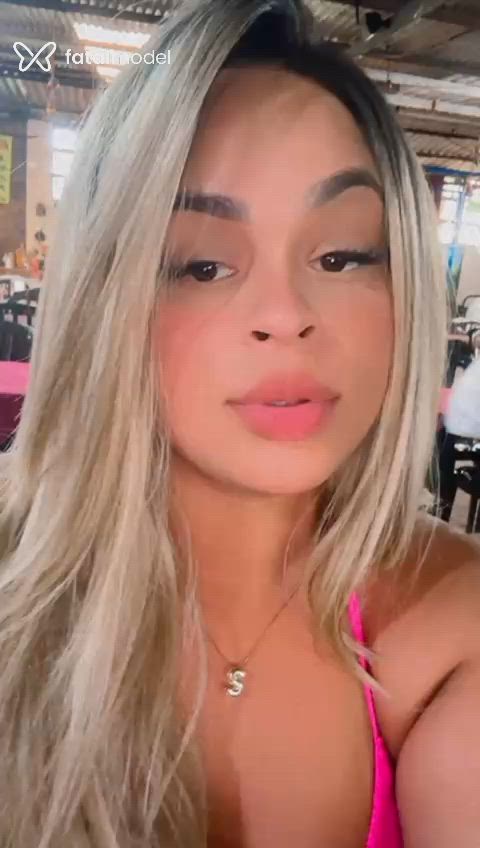 Acompanhante mulher loira (o) de olhos castanhos - Fanny Alencar