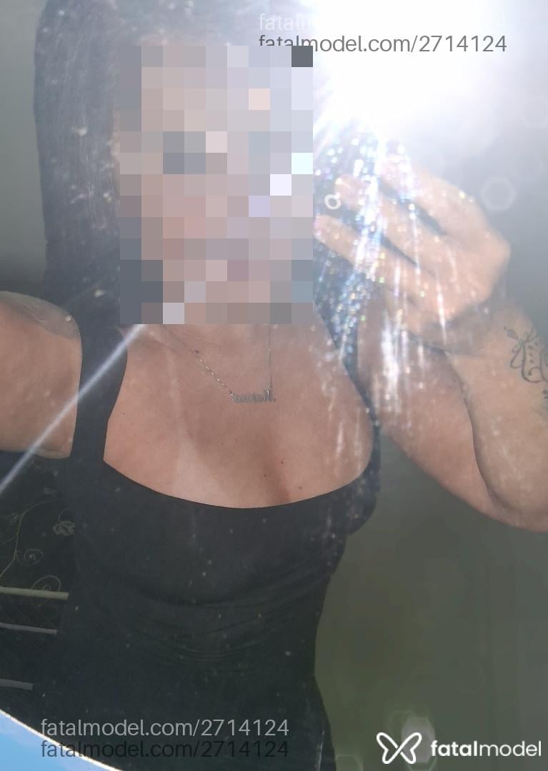 Acompanhante mulher morena (o) de olhos castanhos - Kamilla