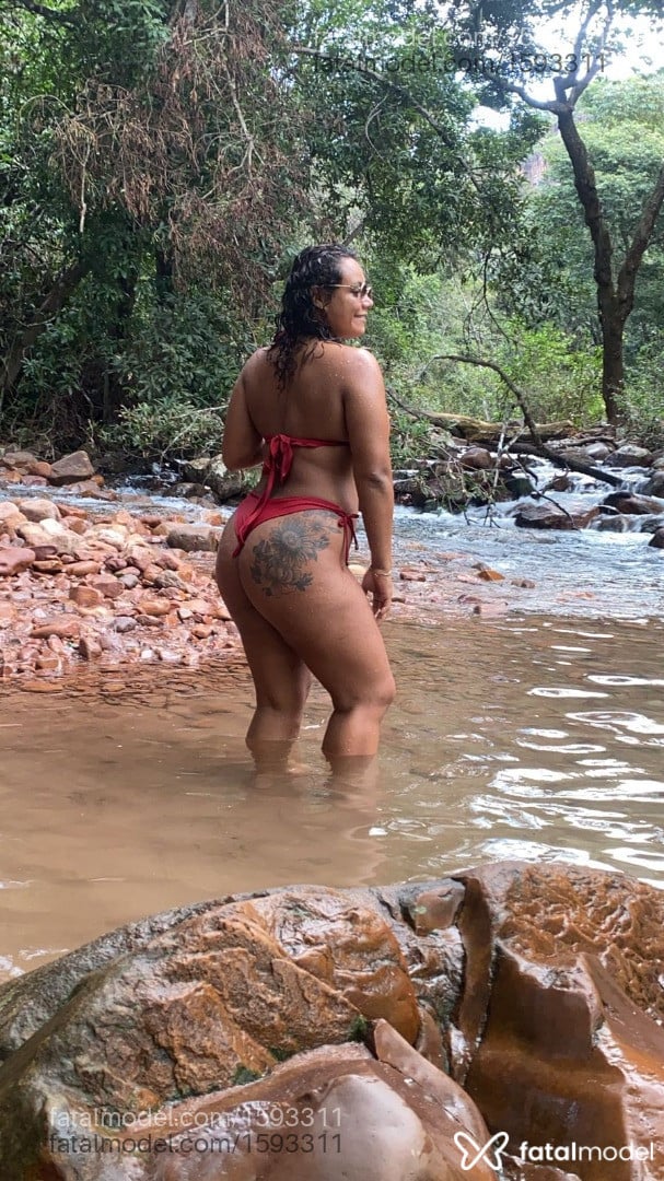 Acompanhante mulher morena (o) de olhos castanhos - Safira Lee