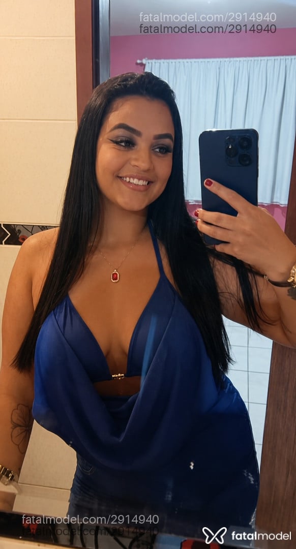 Acompanhante mulher morena (o) de olhos verdes - Morena