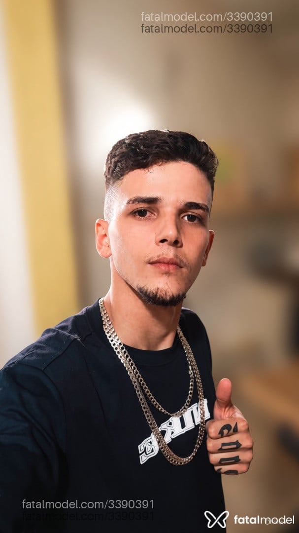 Acompanhante homem loira (o) de olhos verdes - Nerro