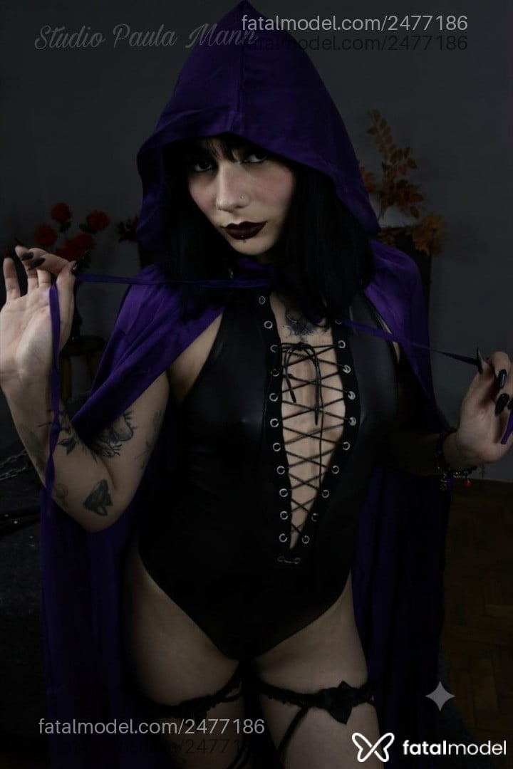 Acompanhante mulher morena (o) de olhos pretos - Paty Raven
