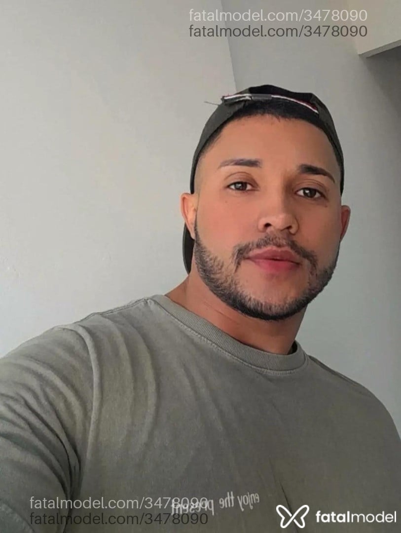Acompanhante homem morena (o) de olhos pretos - Matheus Lyan Acompanhante homem morena (o) de olhos pretos - Matheus Lyan