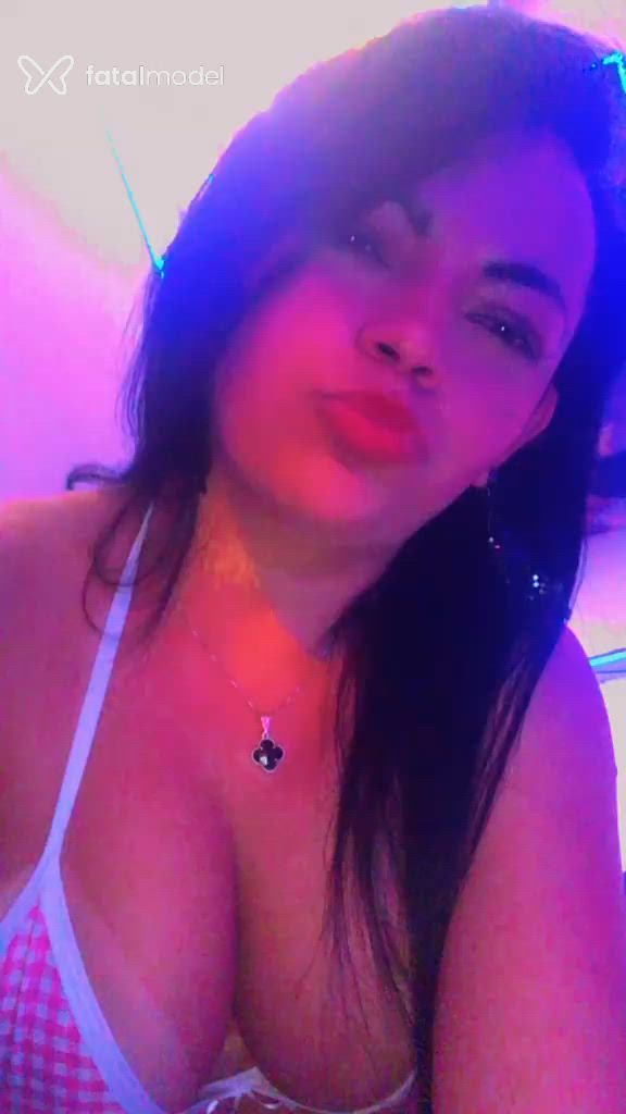 Acompanhante mulher morena (o) de olhos pretos - Luhsouza