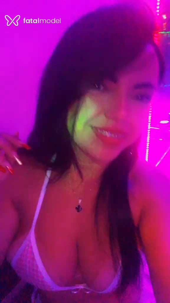 Acompanhante mulher morena (o) de olhos pretos - Luhsouza