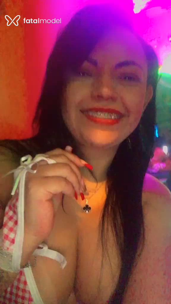 Acompanhante mulher morena (o) de olhos pretos - Luhsouza