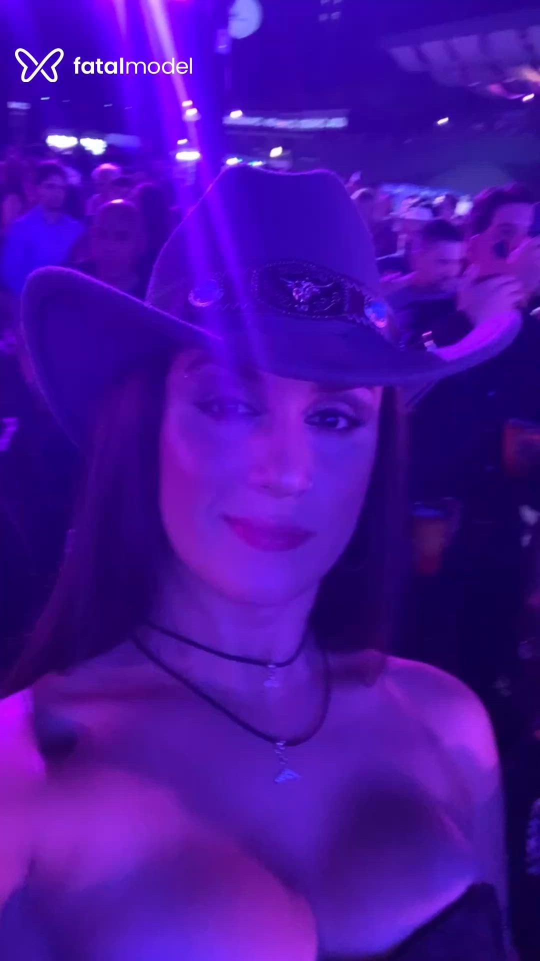 Acompanhante mulher trans com cabelo castanho de olhos castanhos - Samara Vilela